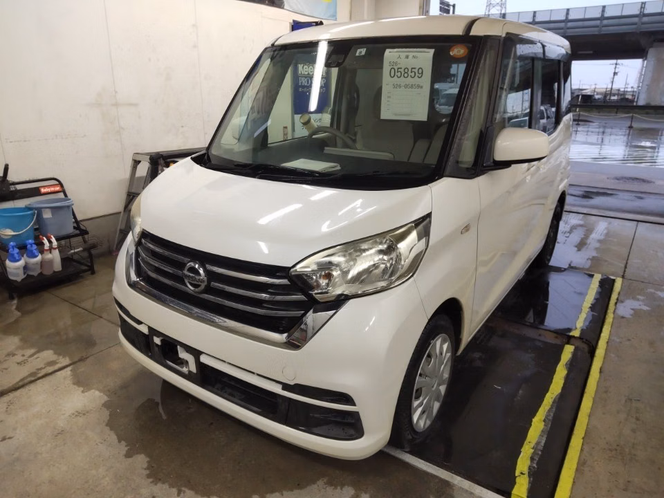 NISSAN DAYZ ROOX