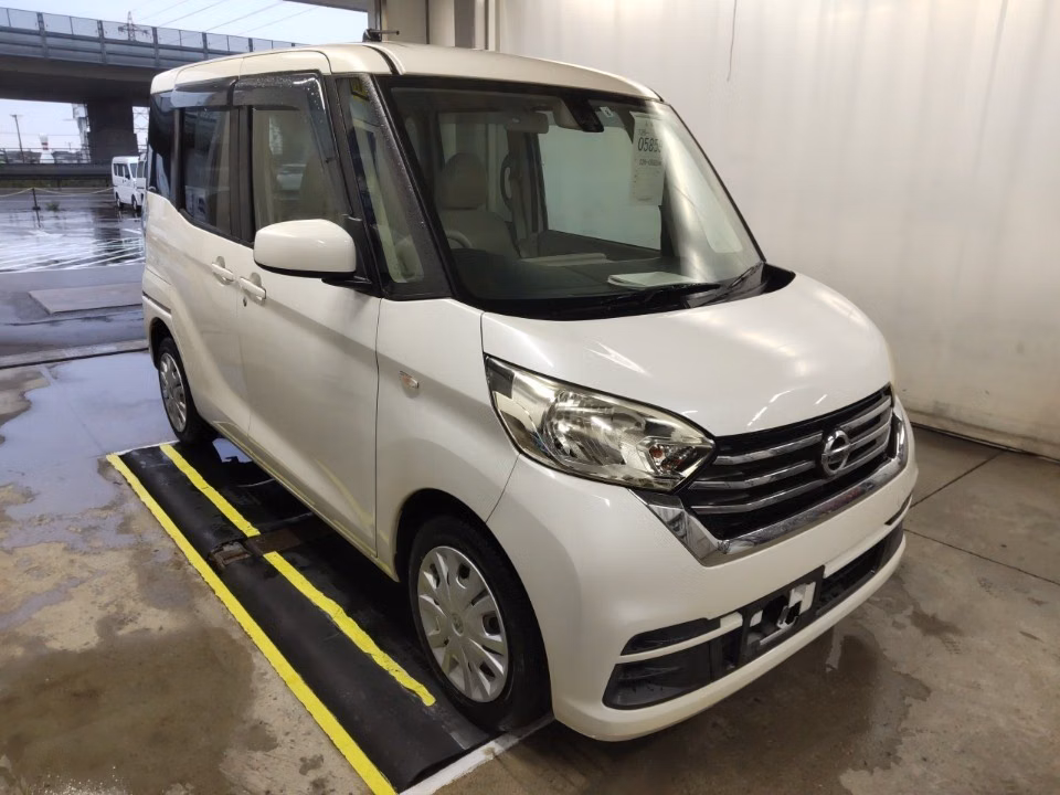 NISSAN DAYZ ROOX