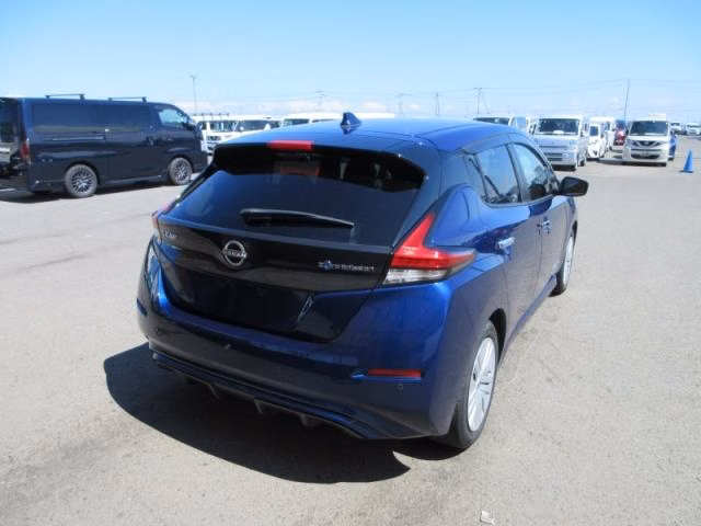 NISSAN LEAF