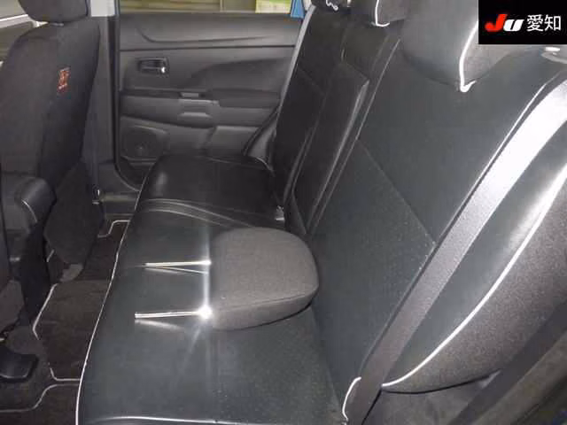 MITSUBISHI RVR