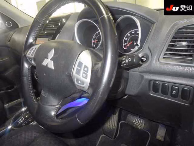 MITSUBISHI RVR