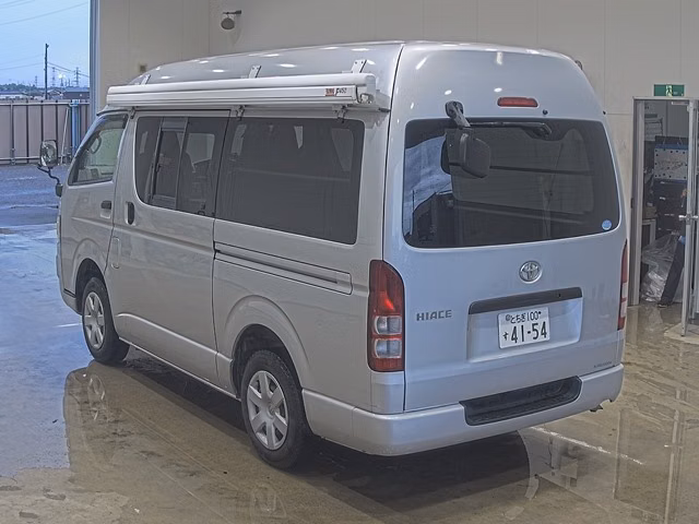 TOYOTA REGIUS ACE