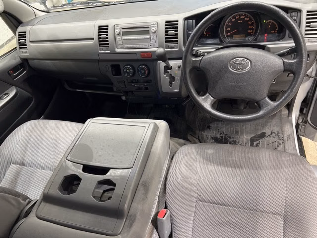 TOYOTA REGIUS ACE