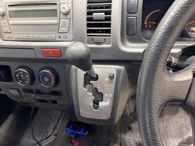 TOYOTA REGIUS ACE