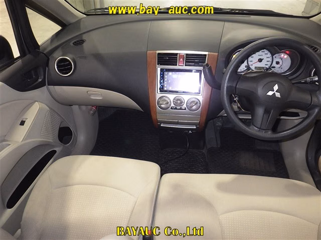 MITSUBISHI COLT