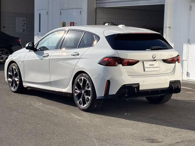 BMW 1-SERIES
