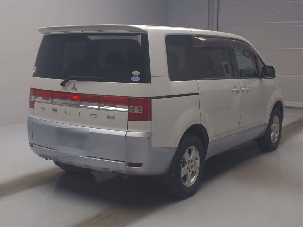 MITSUBISHI DELICA D:5