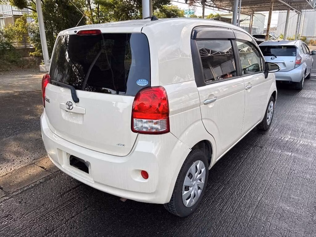 TOYOTA PORTE