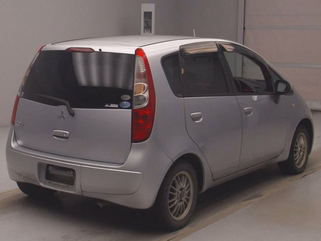 MITSUBISHI COLT