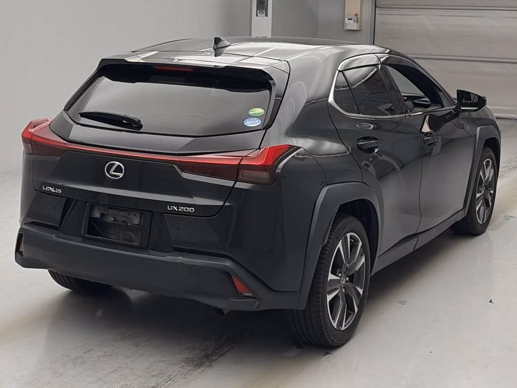 LEXUS UX200