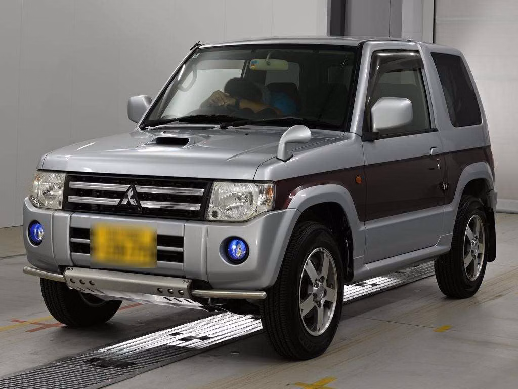 MITSUBISHI PAJERO MINI