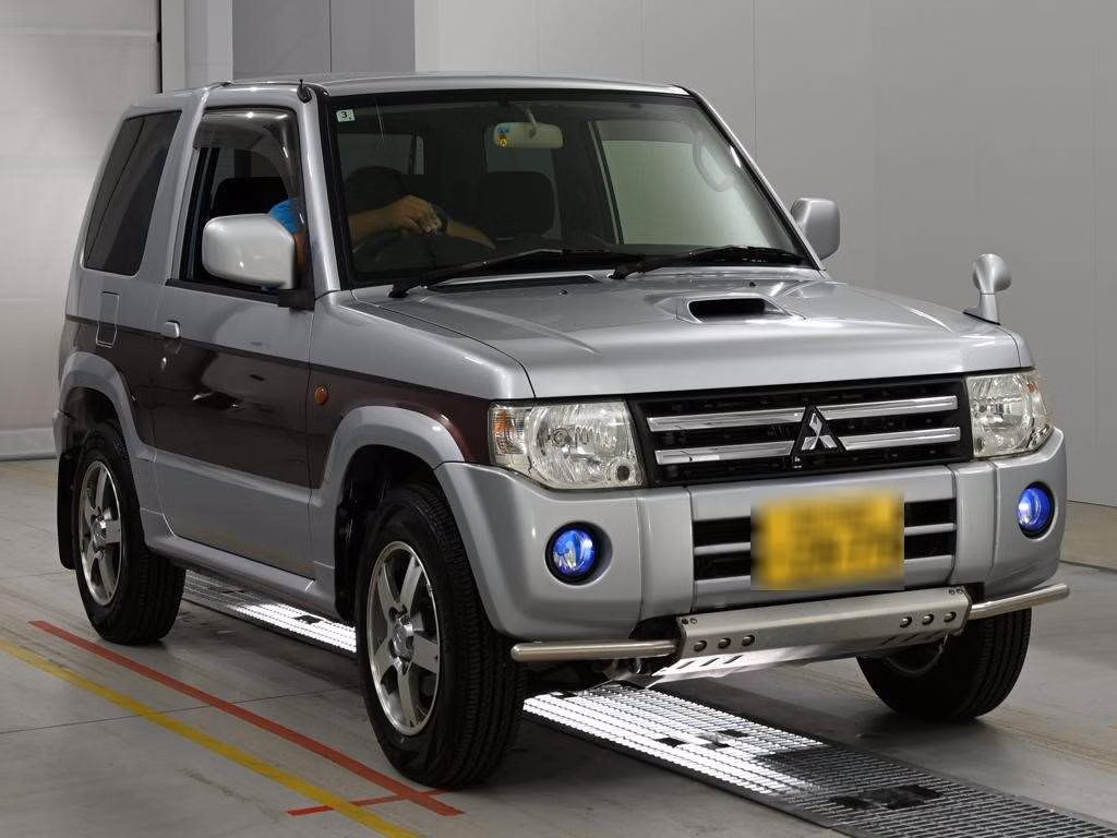 MITSUBISHI PAJERO MINI