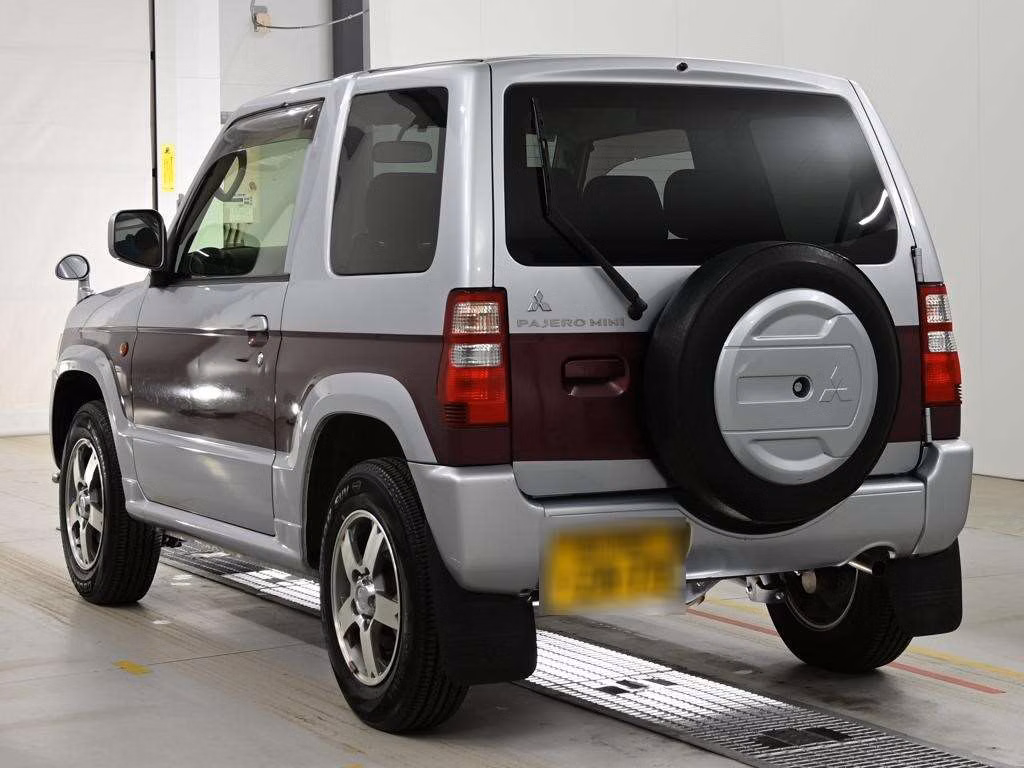 MITSUBISHI PAJERO MINI