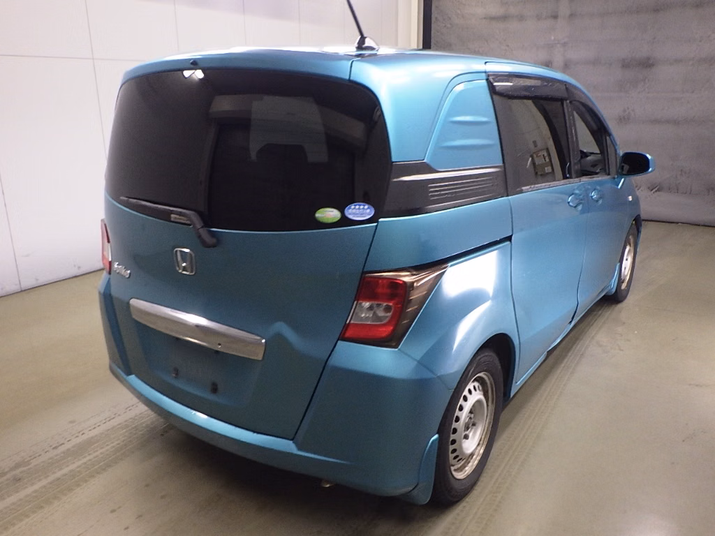 HONDA FREED SPIKE