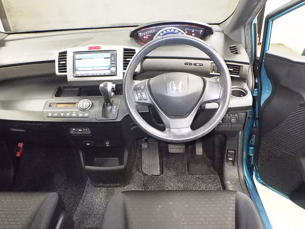HONDA FREED SPIKE