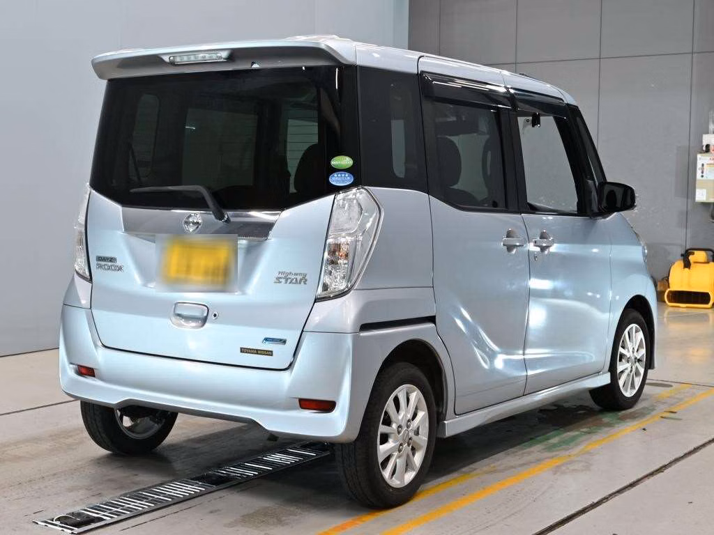 NISSAN DAYZ ROOX