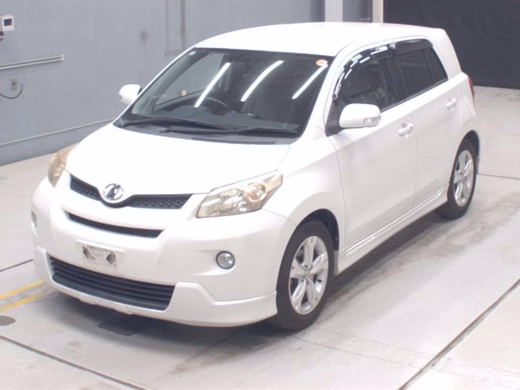 TOYOTA IST