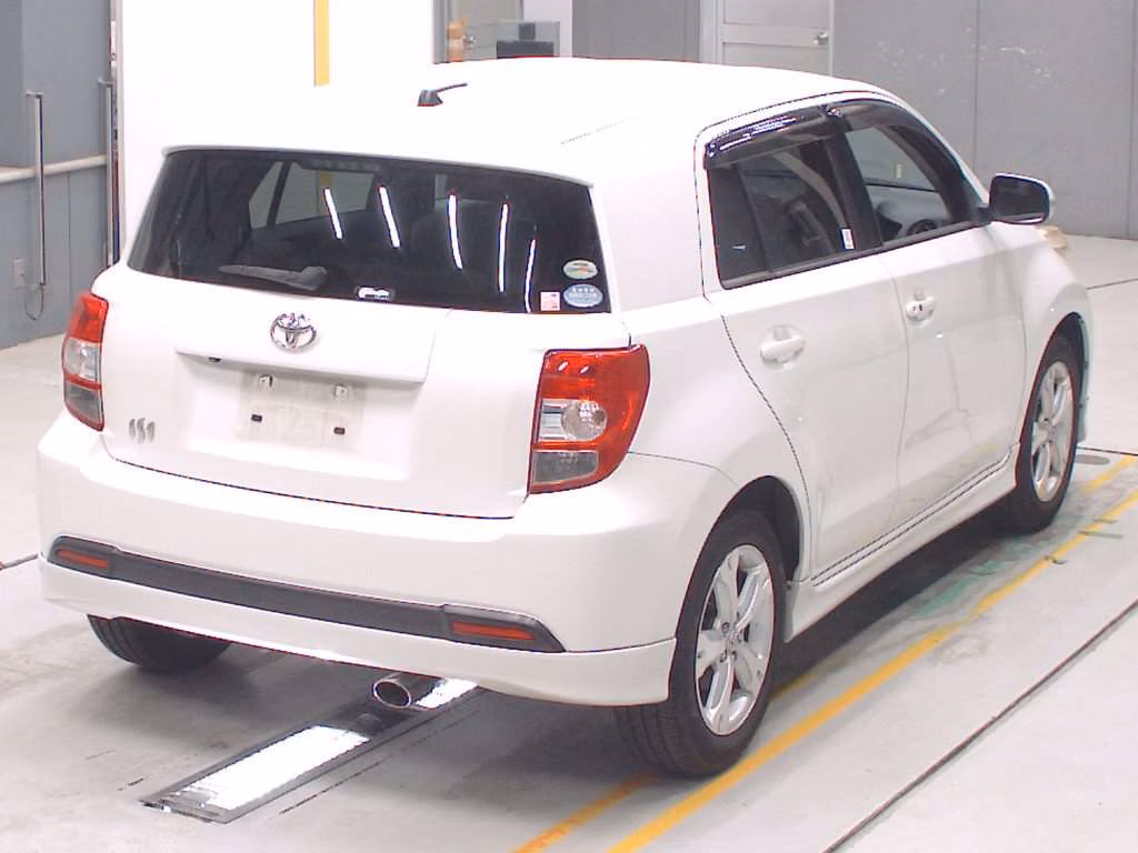 TOYOTA IST