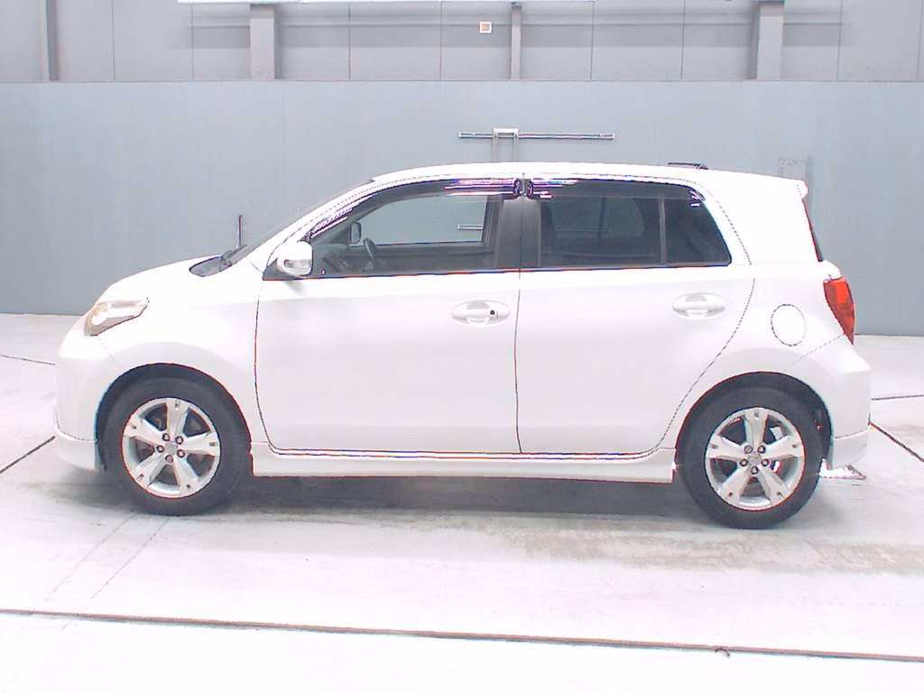 TOYOTA IST