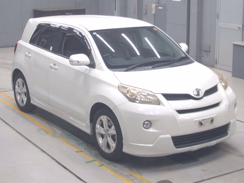 TOYOTA IST