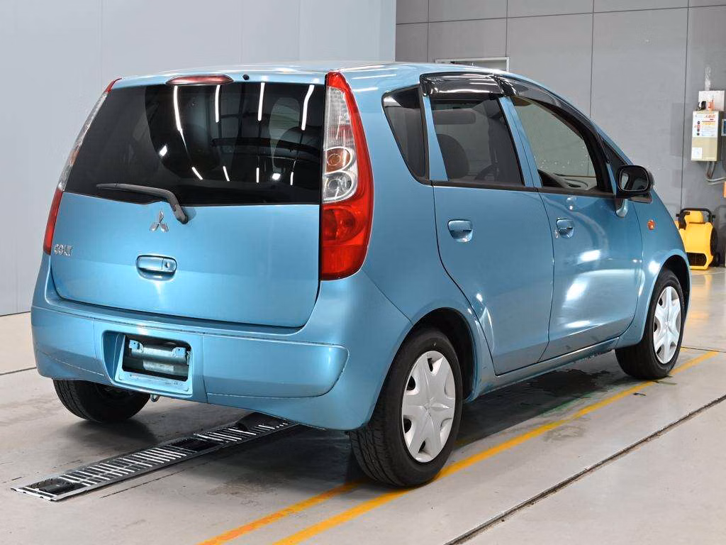 MITSUBISHI COLT