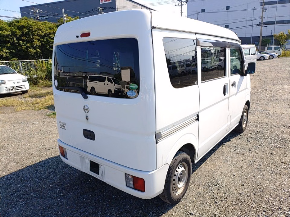 NISSAN NV100 CLIPPER