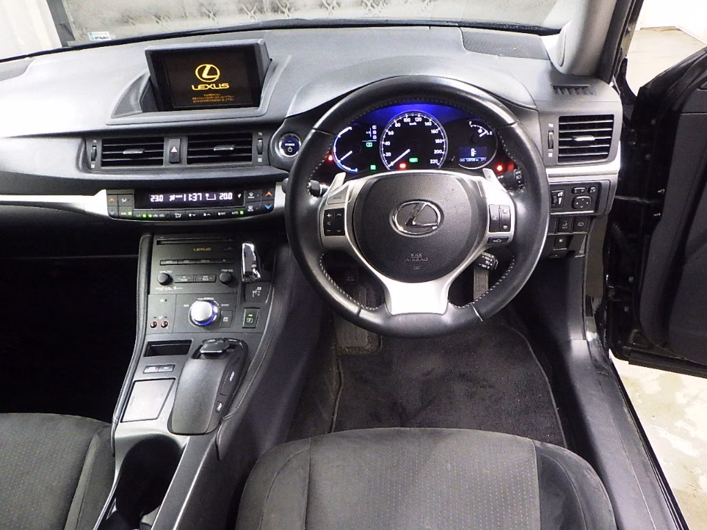 LEXUS CT200H