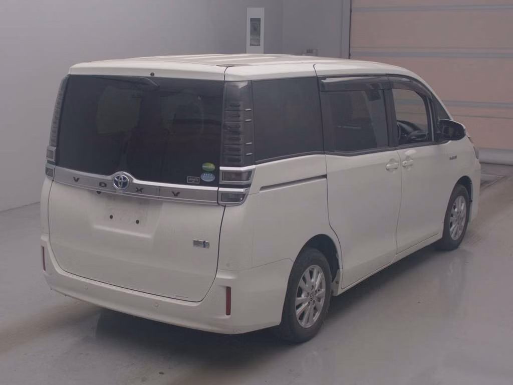 TOYOTA VOXY