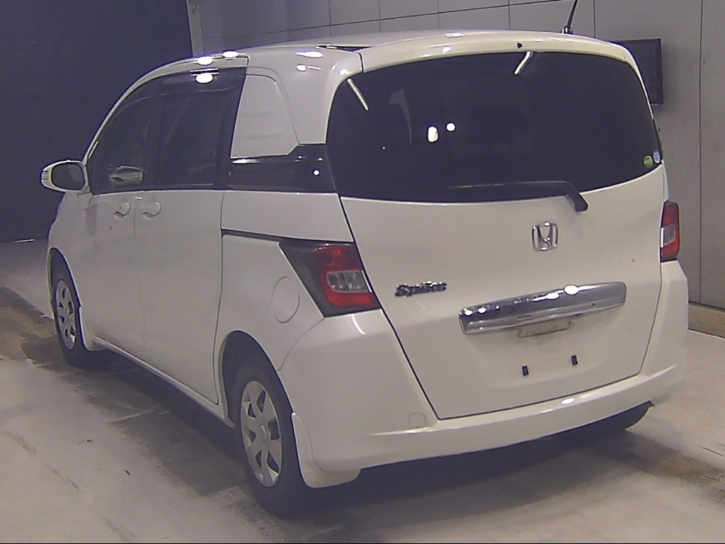 HONDA FREED SPIKE