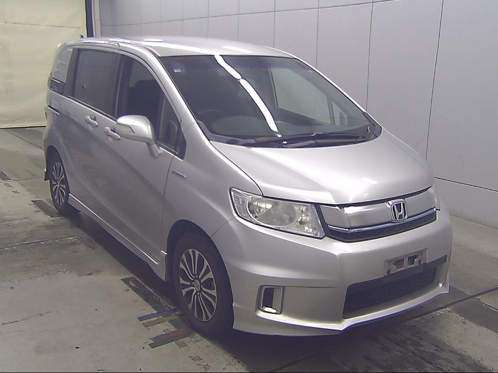HONDA FREED SPIKE