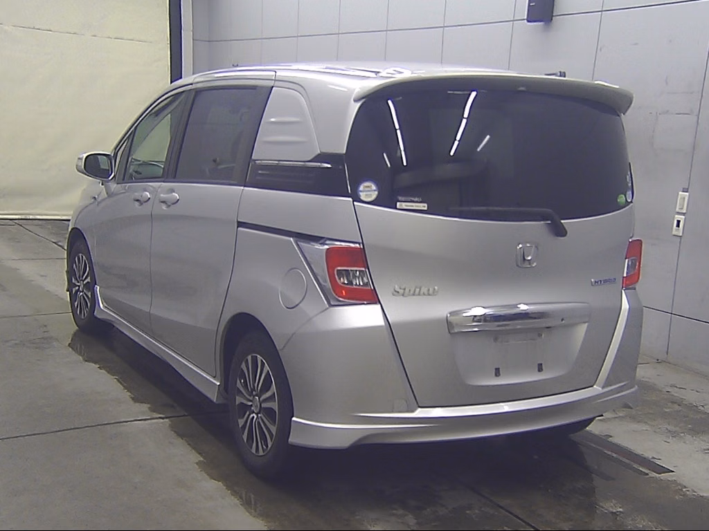 HONDA FREED SPIKE