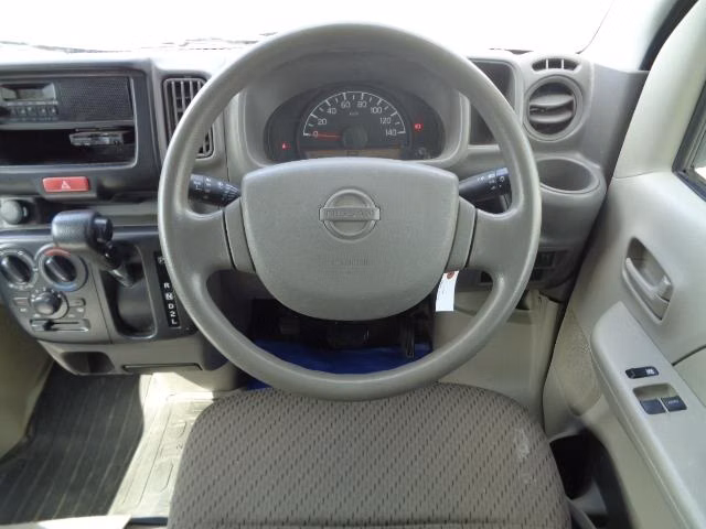 NISSAN NV100 CLIPPER