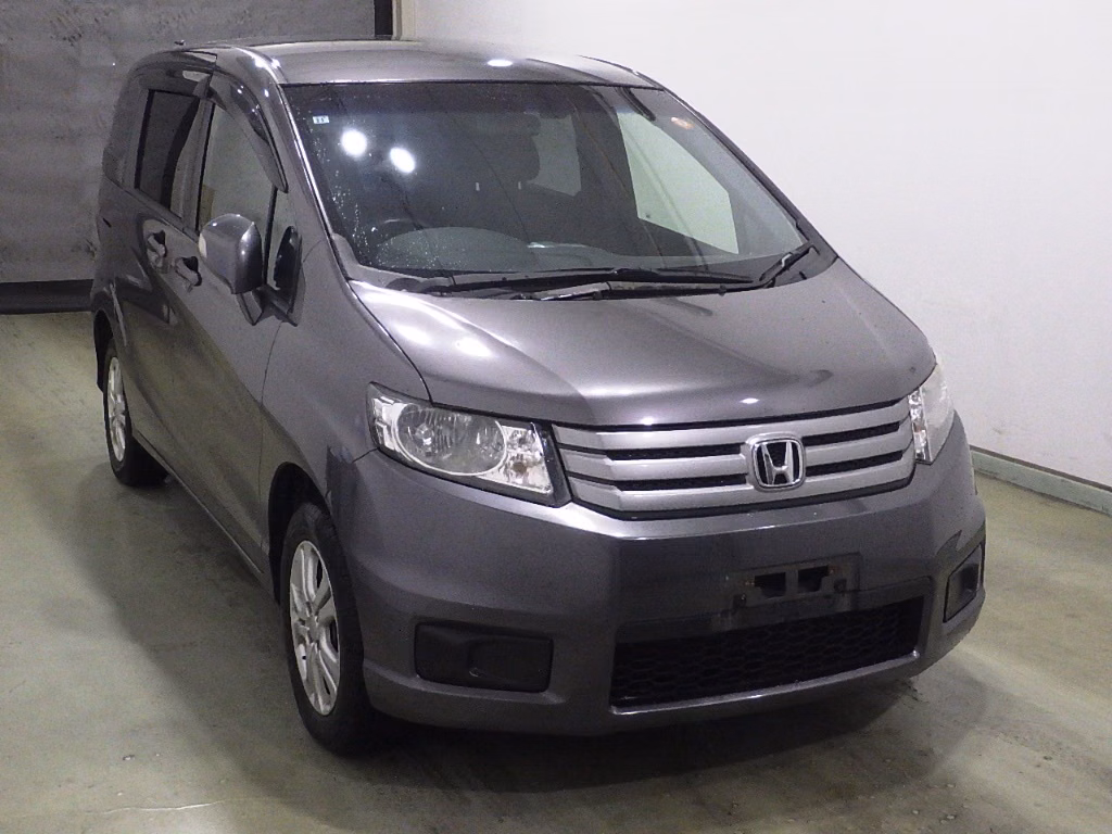 HONDA FREED SPIKE