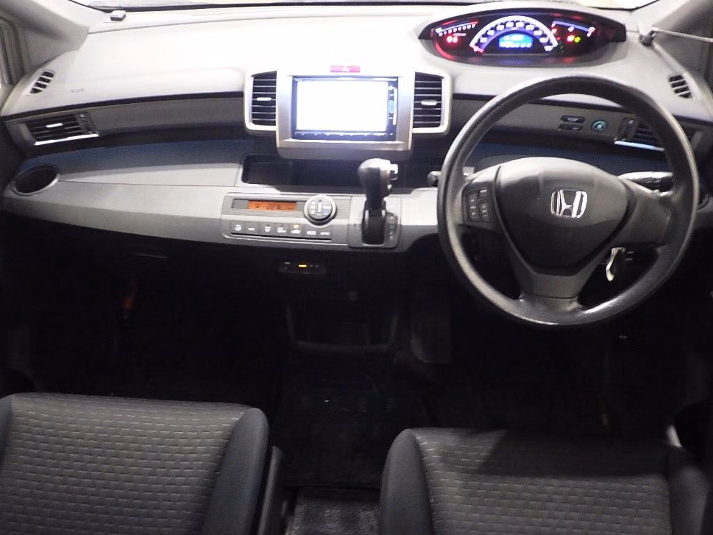 HONDA FREED SPIKE