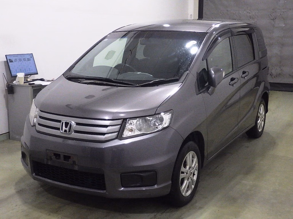 HONDA FREED SPIKE