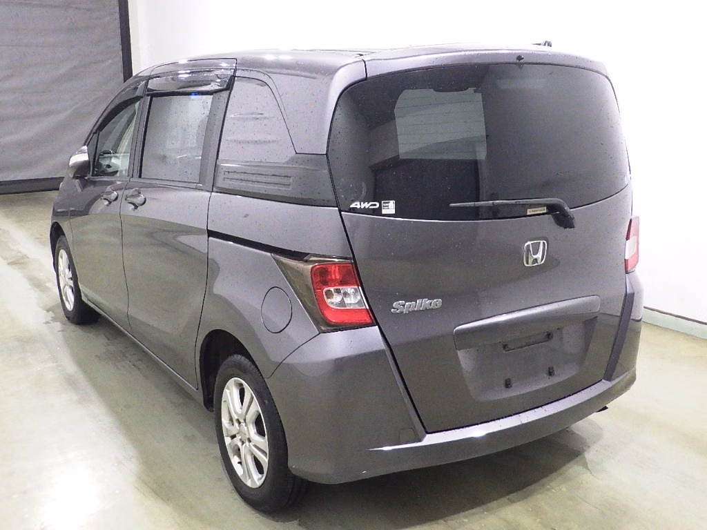 HONDA FREED SPIKE