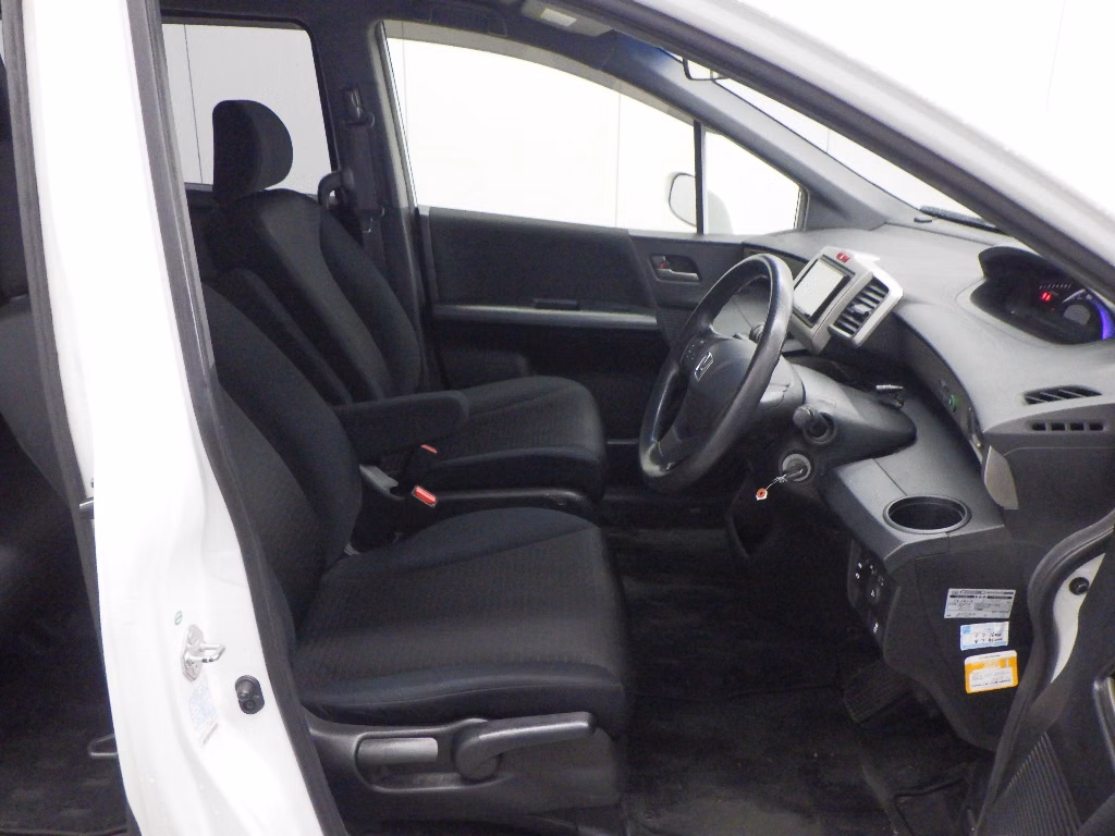 HONDA FREED SPIKE