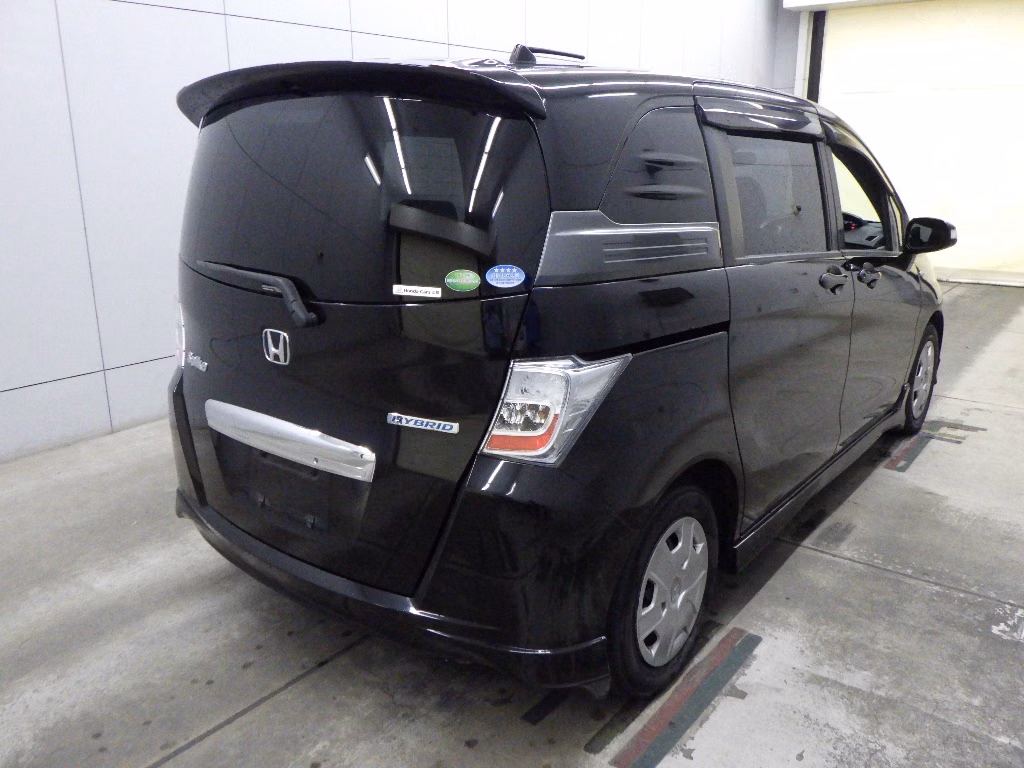 HONDA FREED SPIKE