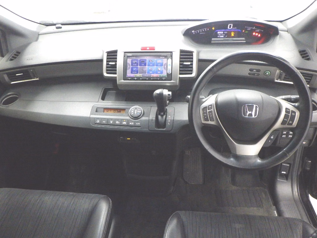 HONDA FREED SPIKE
