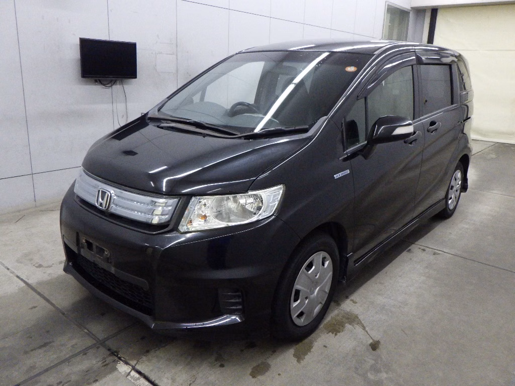 HONDA FREED SPIKE
