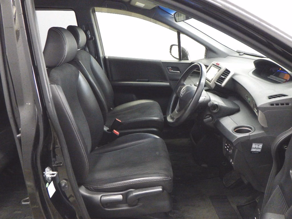 HONDA FREED SPIKE