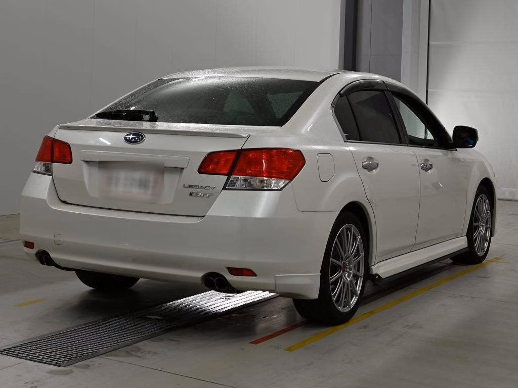 SUBARU LEGACY B4