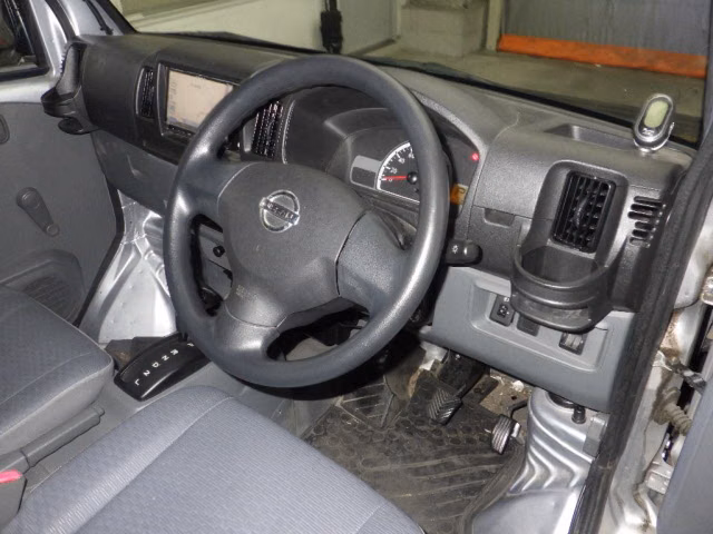 NISSAN NV100 CLIPPER