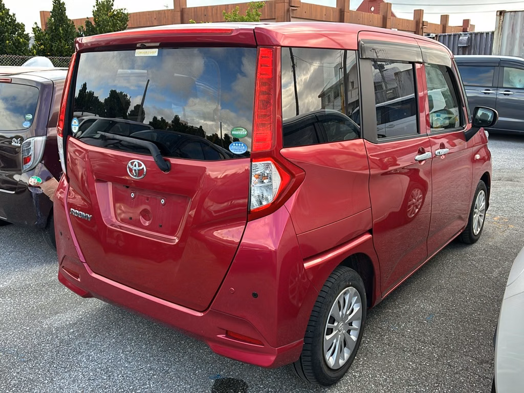 TOYOTA ROOMY
