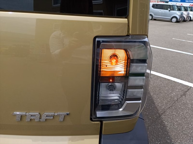 DAIHATSU TAFT
