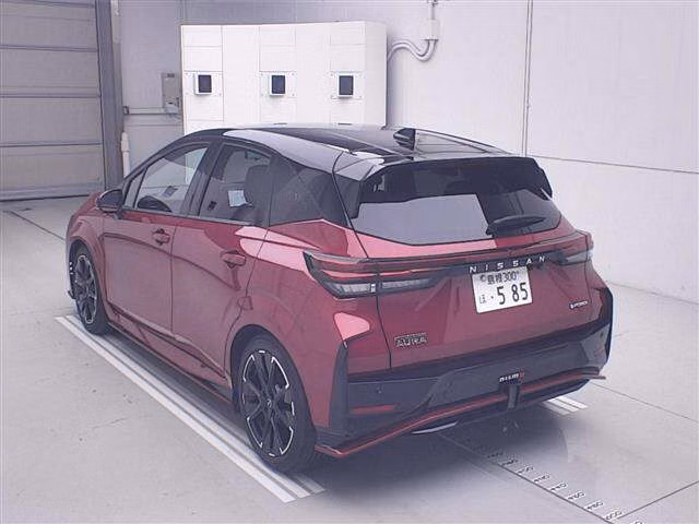 NISSAN AURA