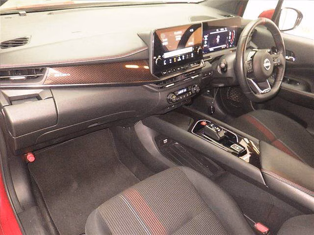NISSAN AURA
