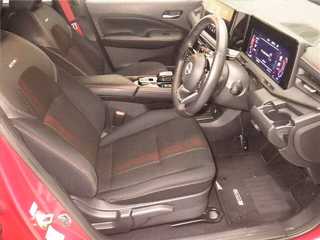 NISSAN AURA