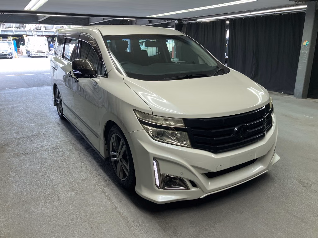 NISSAN ELGRAND