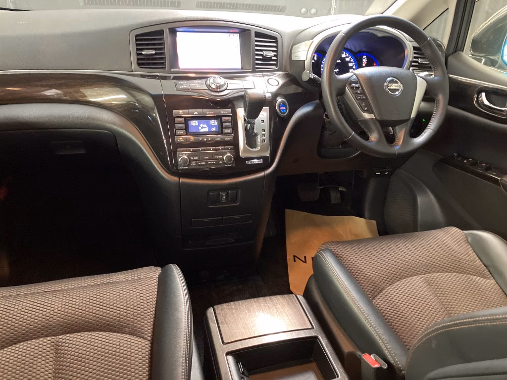 NISSAN ELGRAND
